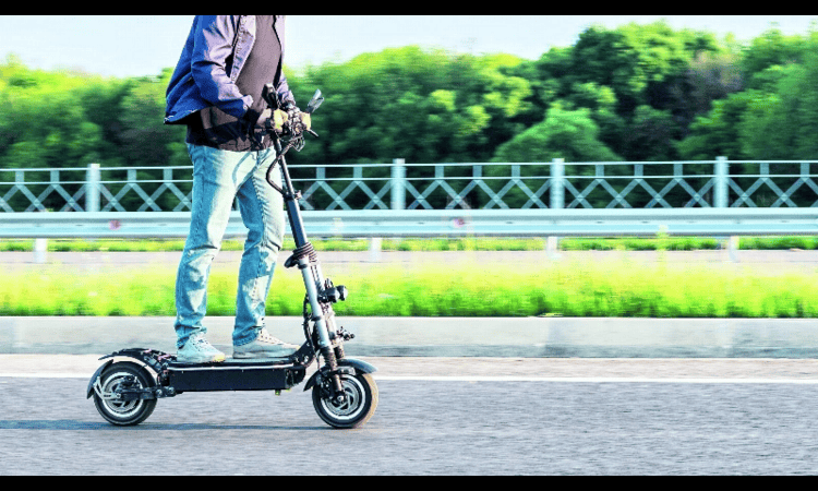 Abu Dhabi Police Issue Safety Warning for E-Scooter Riders
